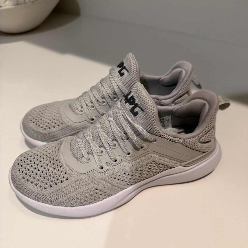 APL Techloom tracer sneakers